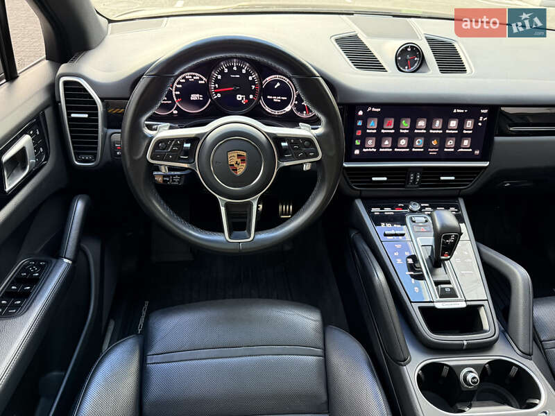 Porsche Cayenne 2021