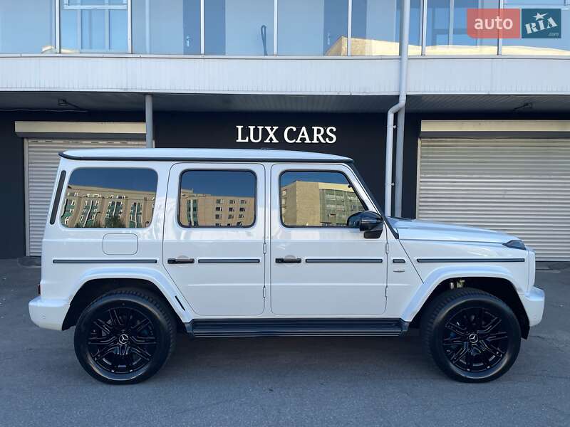 Mercedes-Benz G-Class 2024