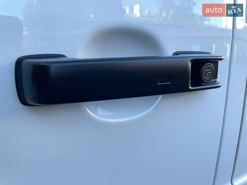 Mercedes-Benz G-Class 2024