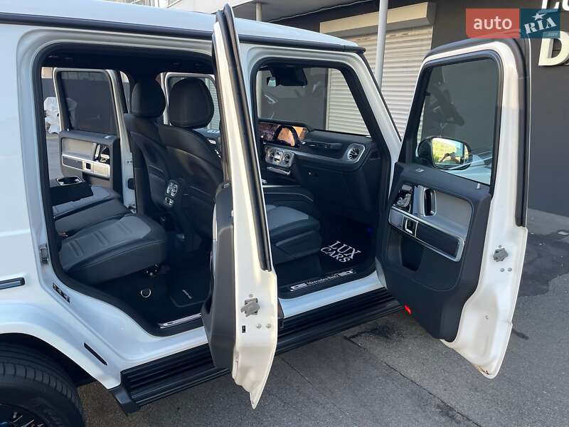 Mercedes-Benz G-Class 2024