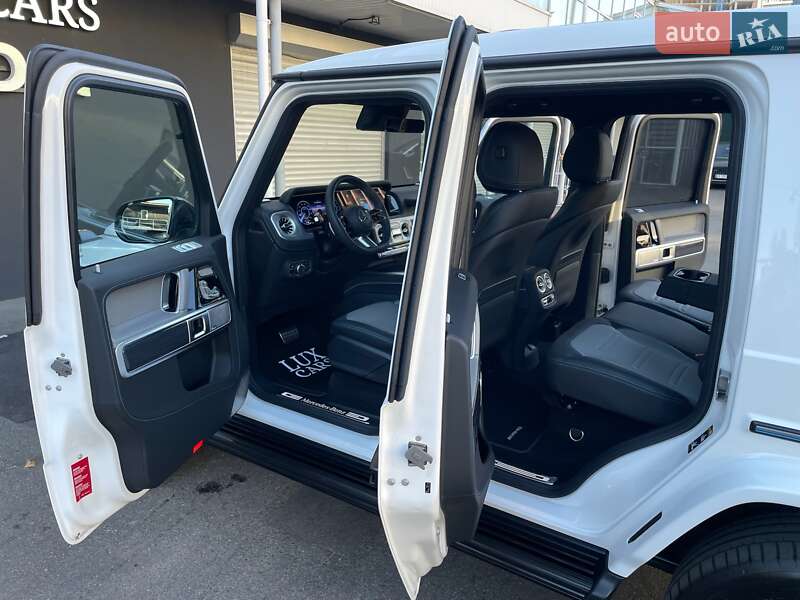 Mercedes-Benz G-Class 2024