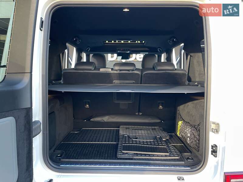 Mercedes-Benz G-Class 2024