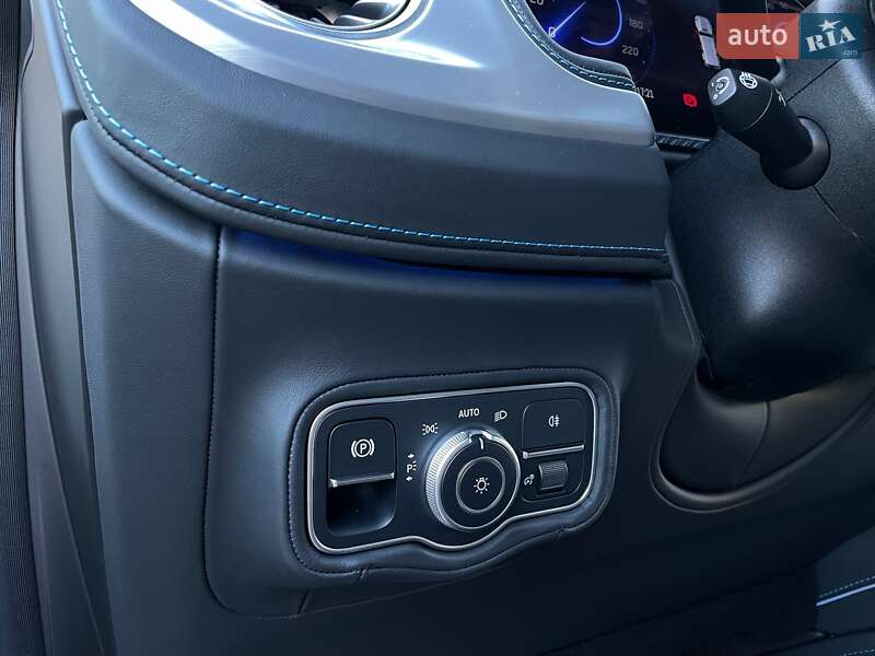 Mercedes-Benz G-Class 2024