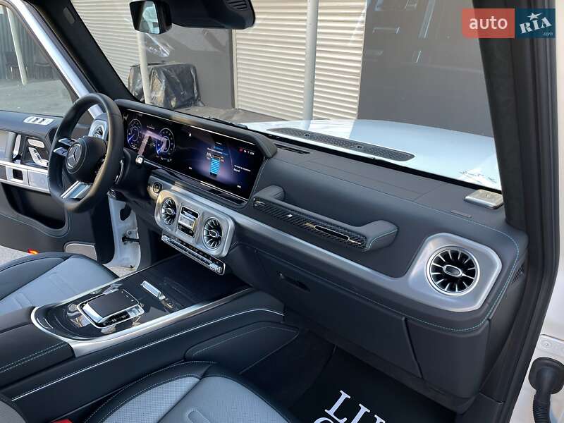 Mercedes-Benz G-Class 2024