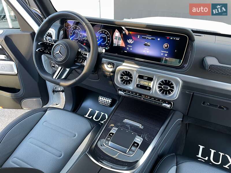 Mercedes-Benz G-Class 2024