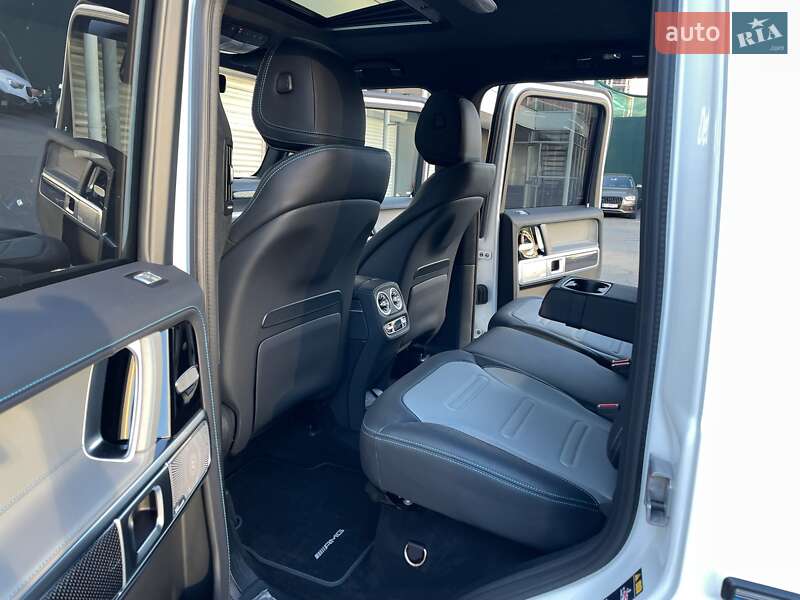 Mercedes-Benz G-Class 2024