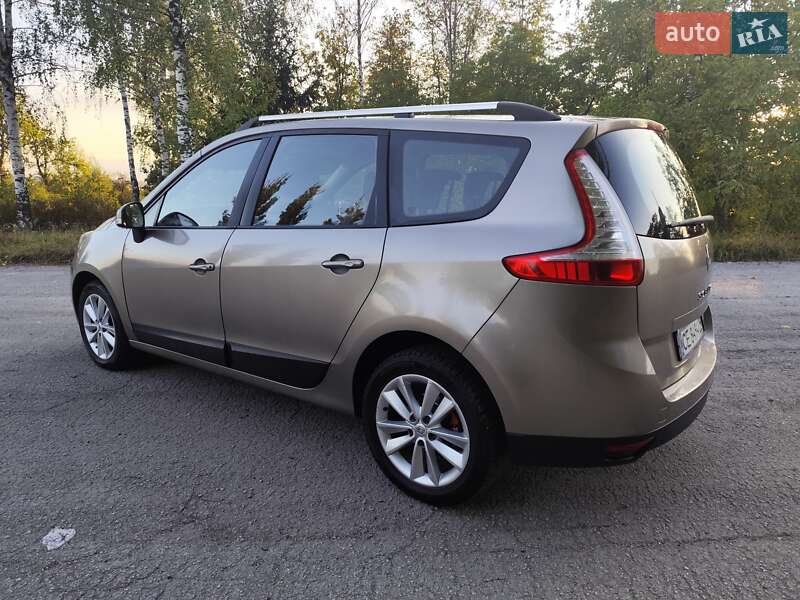 Renault Grand Scenic 2012