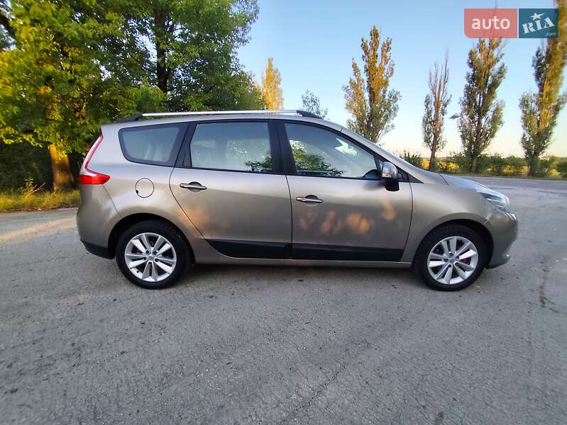 Renault Grand Scenic 2012