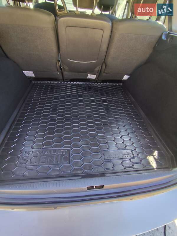 Renault Grand Scenic 2012