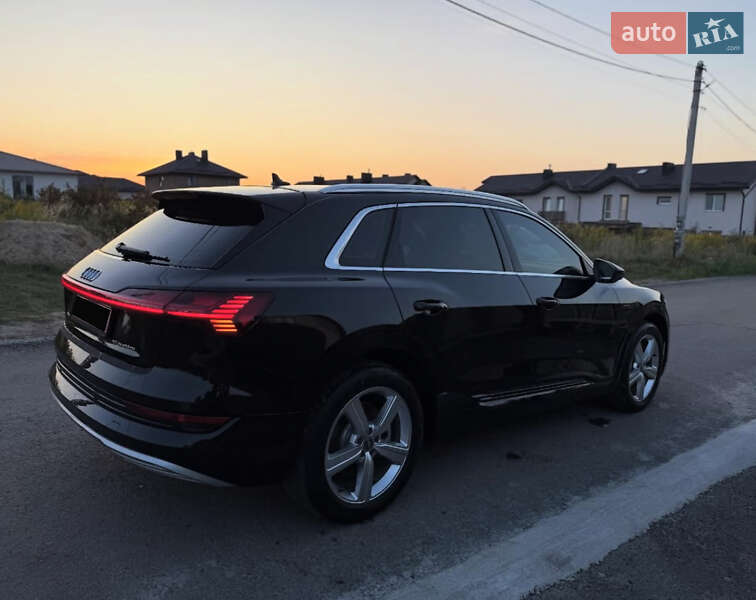 Audi e-tron 2019