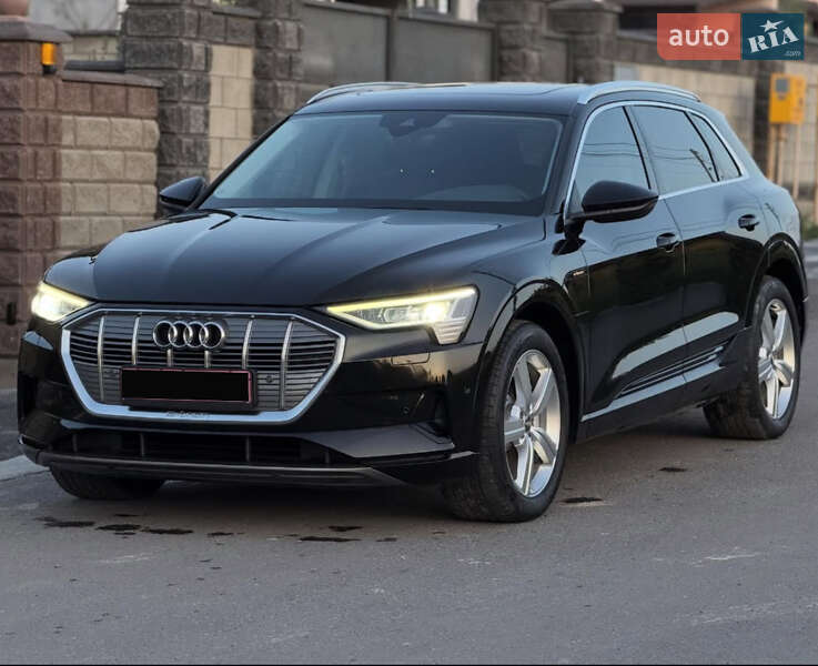 Audi e-tron 2019