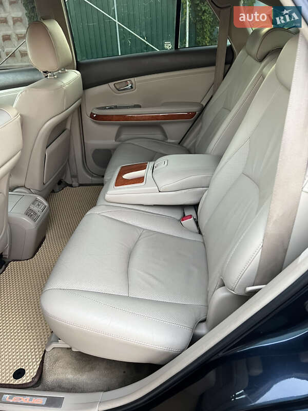 Lexus-40