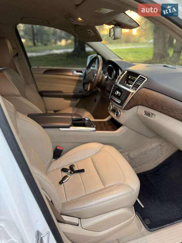 Mercedes-Benz M-Class 2014