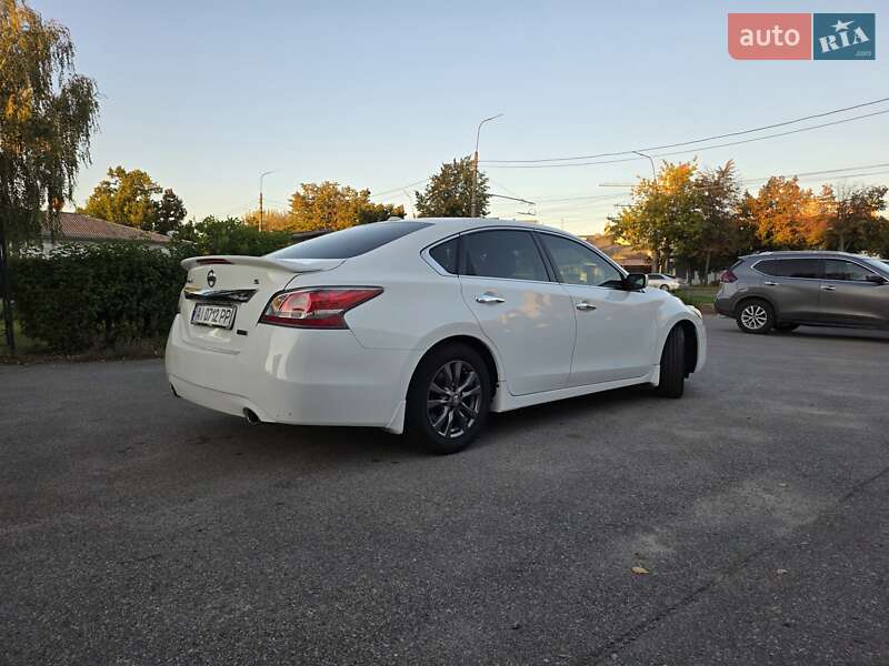 Nissan Altima 2015