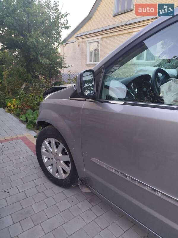 Chrysler Town & Country 2013