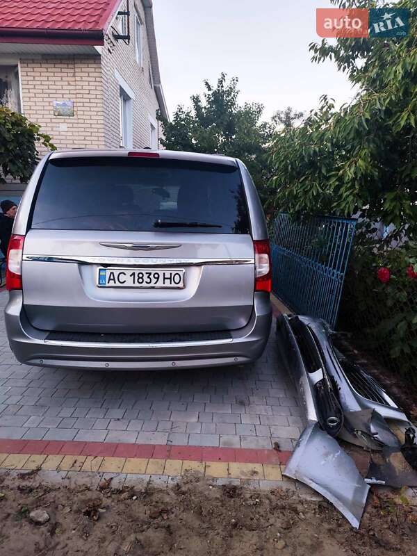 Chrysler Town & Country 2013