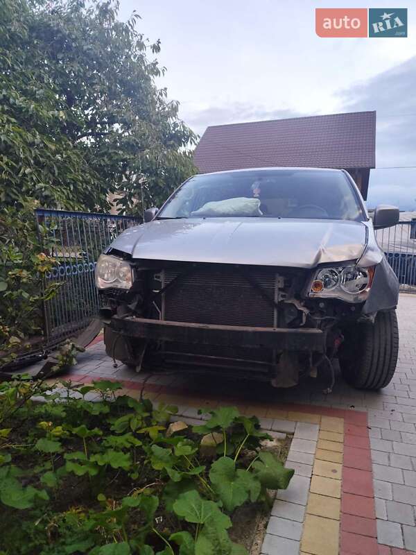 Chrysler Town & Country 2013