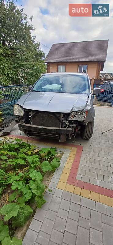 Chrysler Town & Country 2013