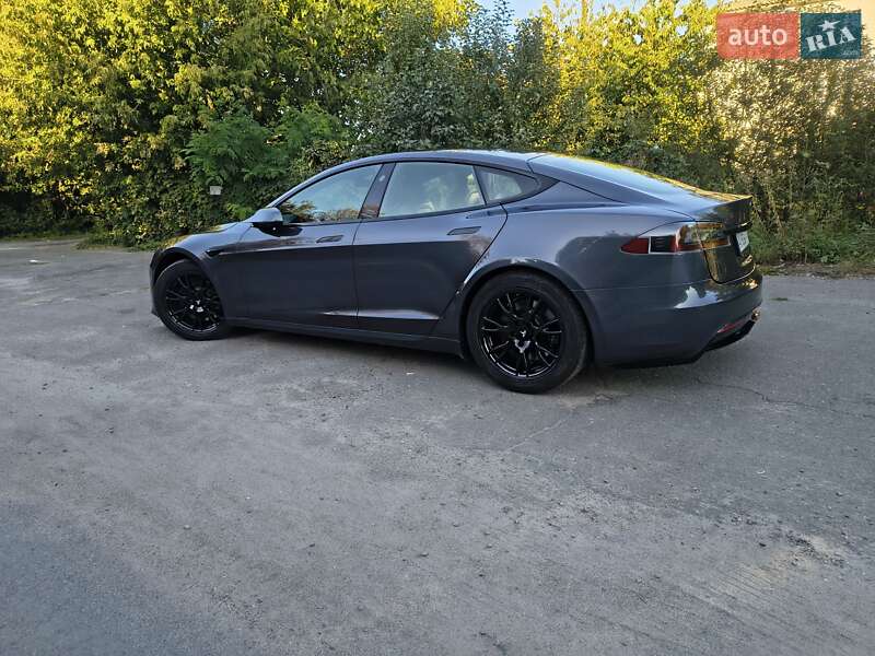 Tesla-10
