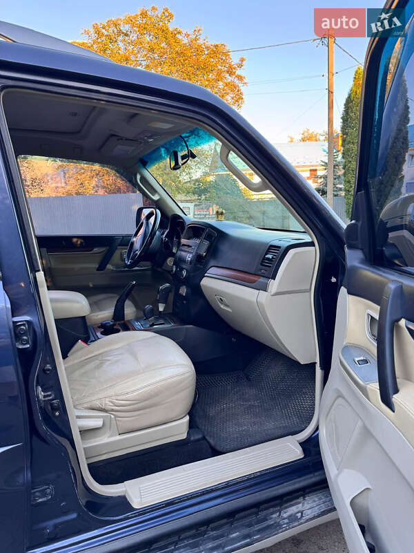 Mitsubishi Pajero 2007