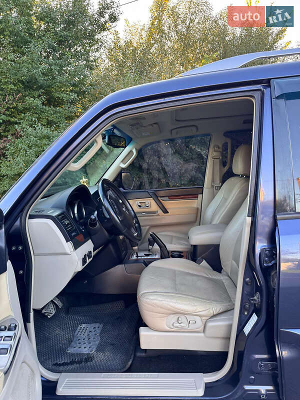 Mitsubishi Pajero 2007