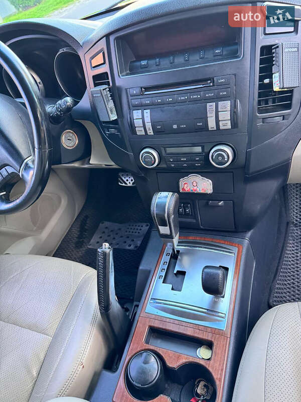 Mitsubishi Pajero 2007