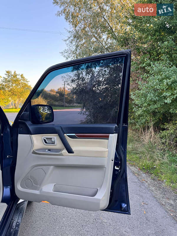 Mitsubishi Pajero 2007