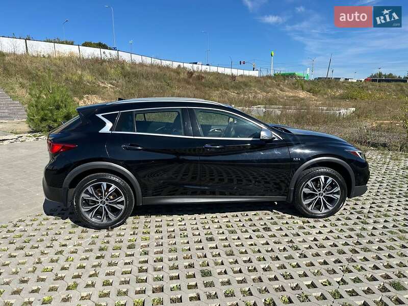 Infiniti QX30 2016