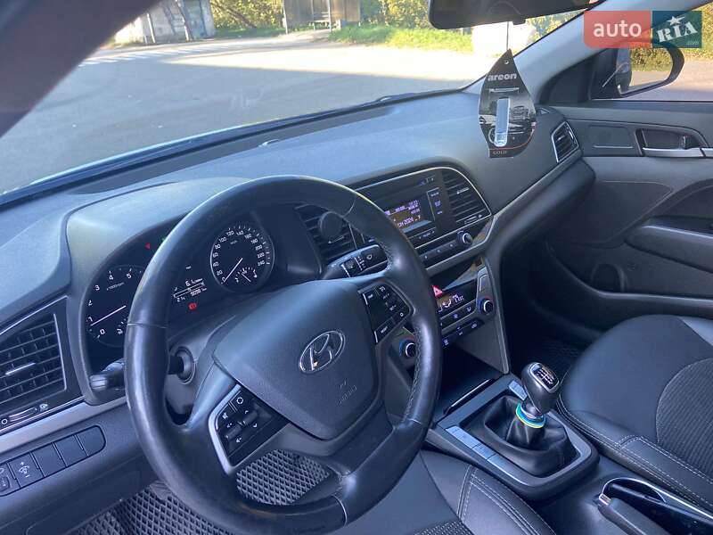 Hyundai Elantra 2018