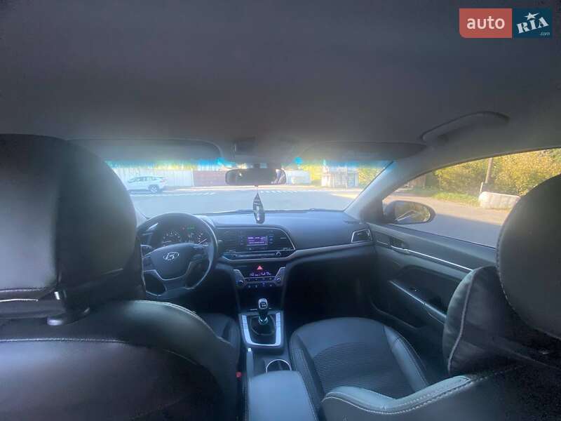 Hyundai Elantra 2018