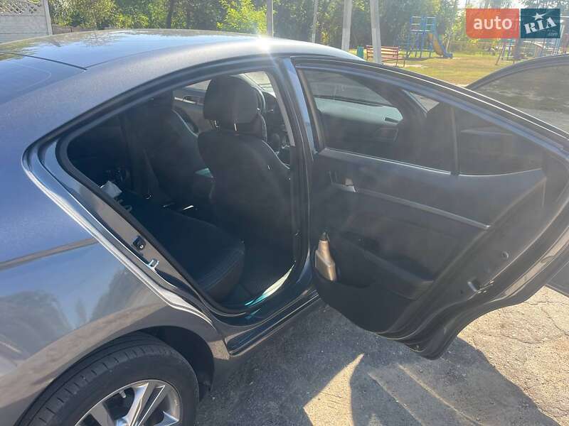 Hyundai Elantra 2018