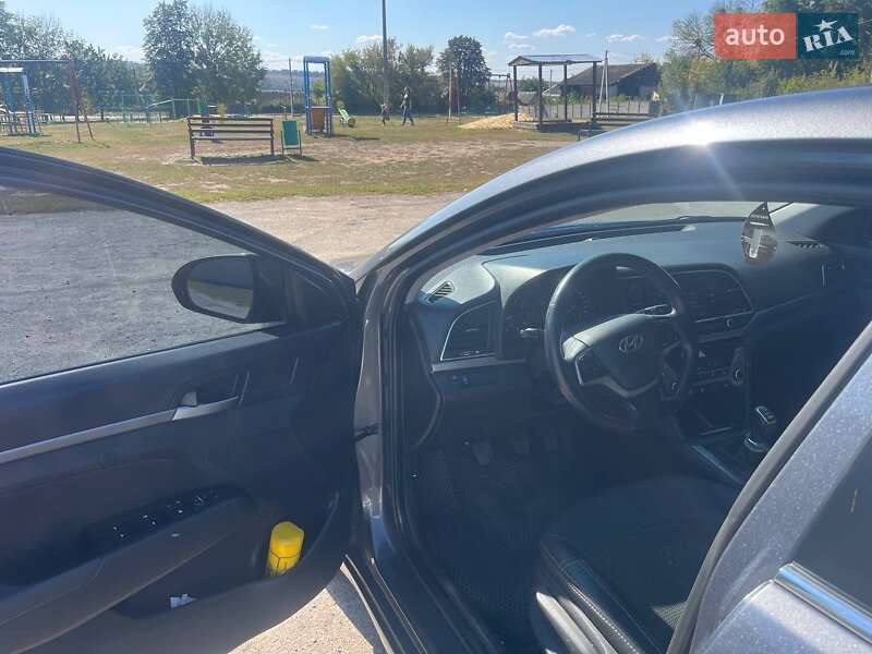 Hyundai Elantra 2018