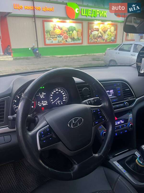 Hyundai Elantra 2018