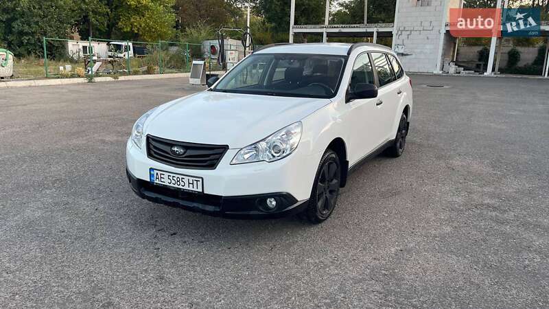Subaru Outback 2011
