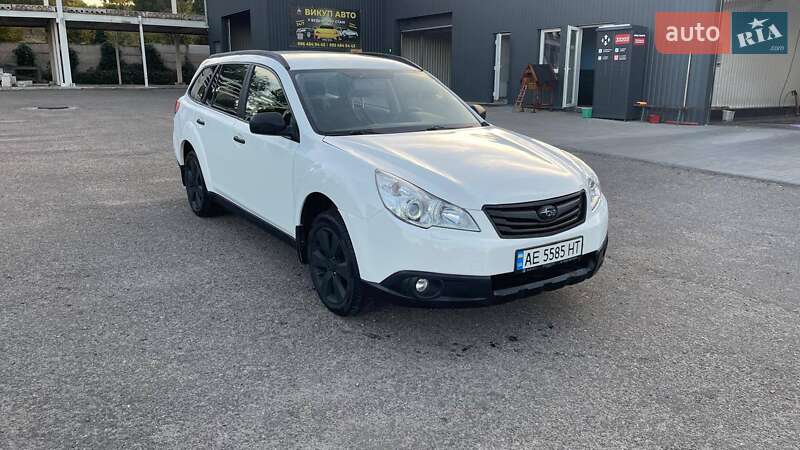 Subaru Outback 2011