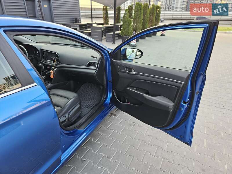 Hyundai Elantra 2016