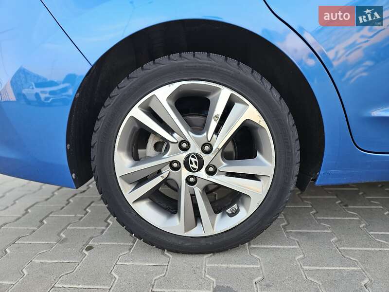 Hyundai Elantra 2016