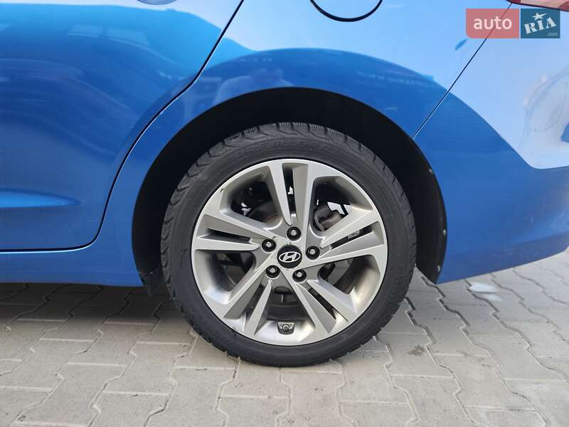 Hyundai Elantra 2016