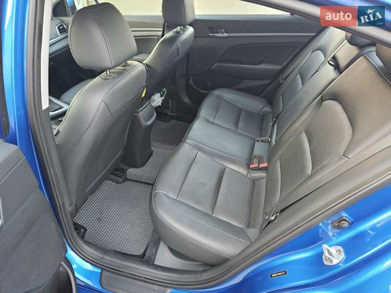 Hyundai Elantra 2016