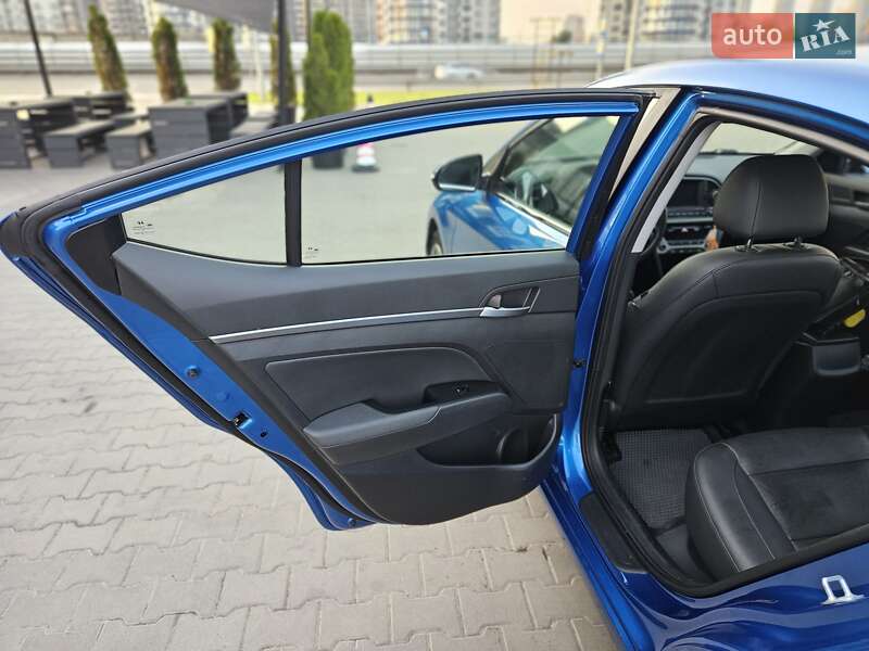 Hyundai Elantra 2016