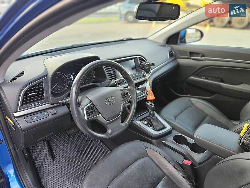 Hyundai Elantra 2016