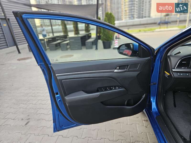 Hyundai Elantra 2016