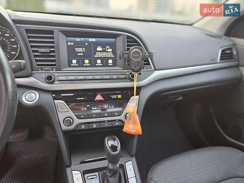 Hyundai Elantra 2016