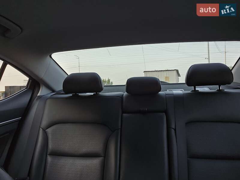 Hyundai Elantra 2016