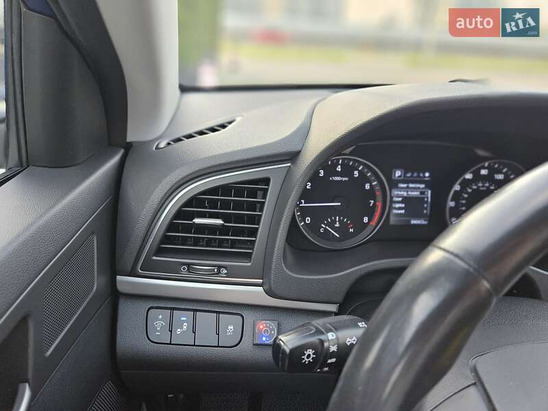 Hyundai Elantra 2016