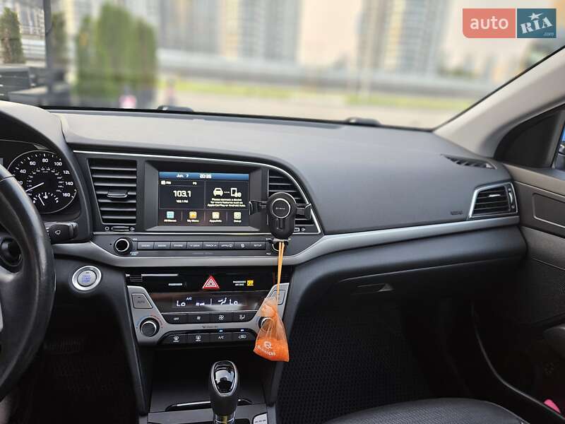 Hyundai Elantra 2016