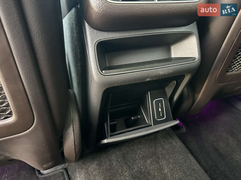 Mercedes-Benz GLE-Class 2020