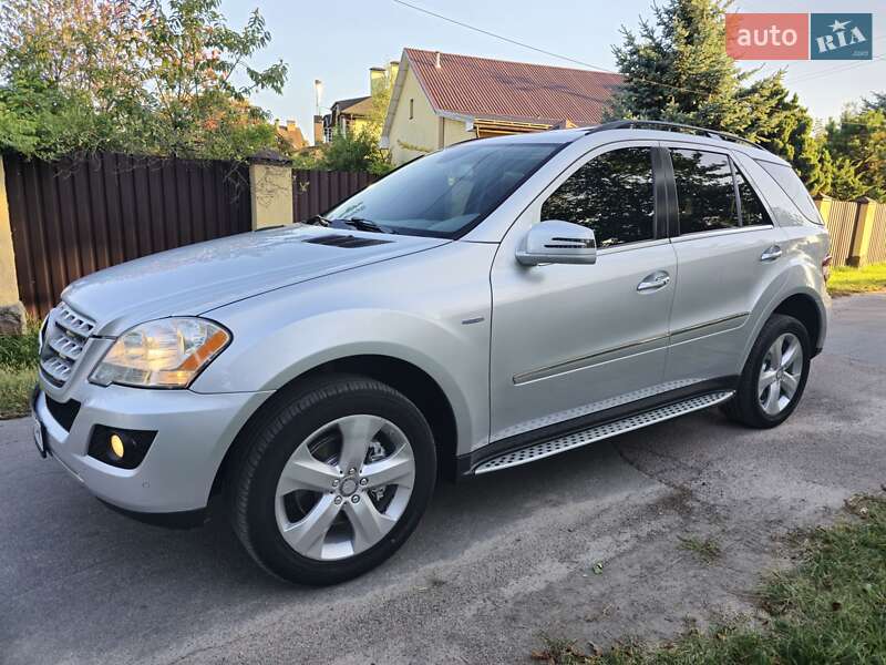 Mercedes-Benz M-Class 2011