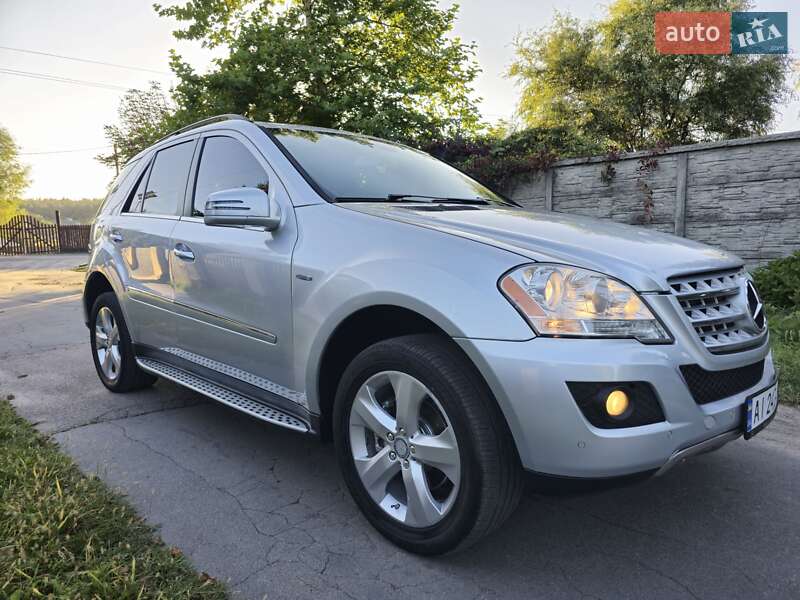 Mercedes-Benz M-Class 2011