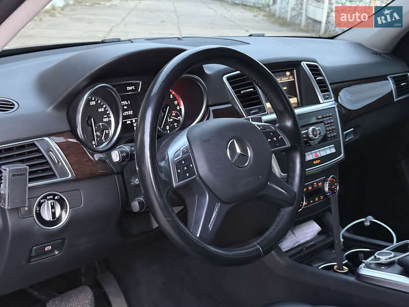 Mercedes-Benz M-Class 2011